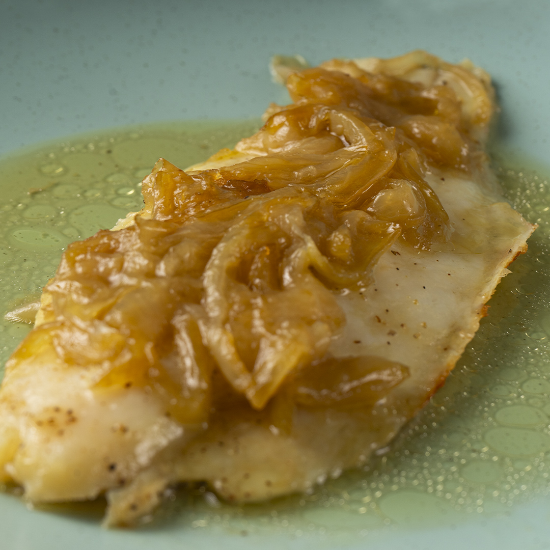 Lenguado encebollado